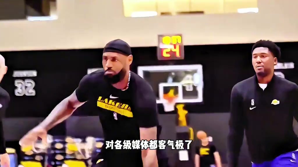 杨毅：NBA对记者采访非常客气&求着你去 CBA动不动就威胁